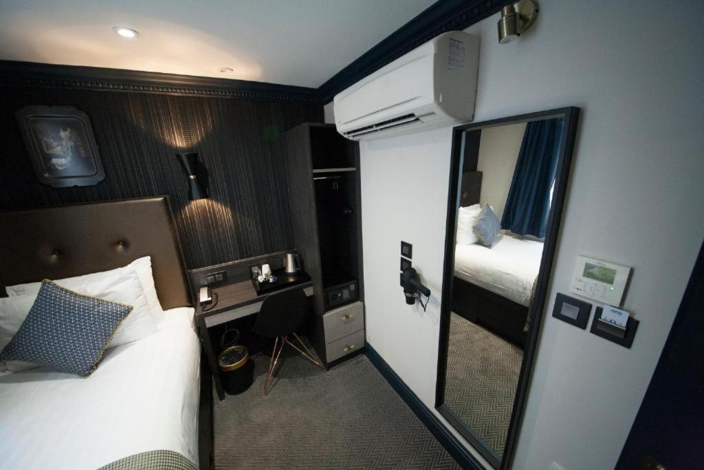 The Pack And Carriage London Hotell Exteriör bild